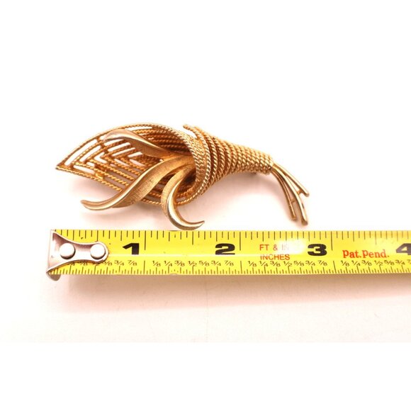 Coro Horn of Plenty Pin Brooch Cornucopia Pegasus Coll MCM Retro Gold Tone Vtg - Picture 9 of 10